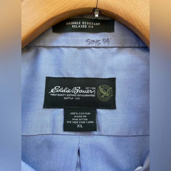 Eddie Bauer | Men’s Wrinkle Resistant Relaxed Fit Button Down -Light Blue - Picture 4 of 6
